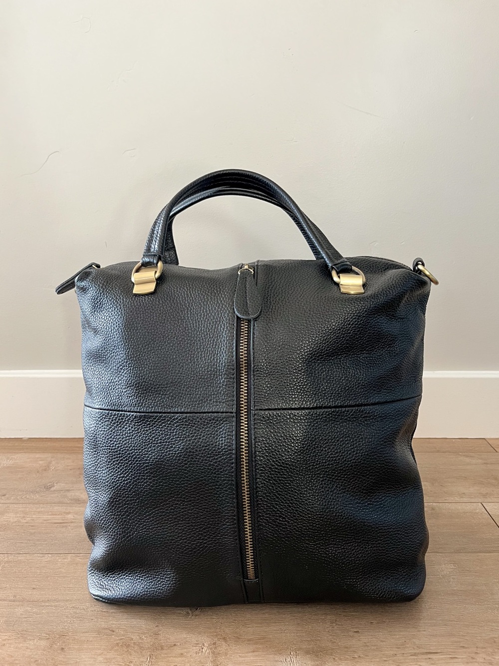 Alice Fan? Black Genuine Cowhide Leather Convertible Backpack Purse